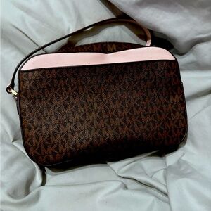 Micheal Kors crossbody